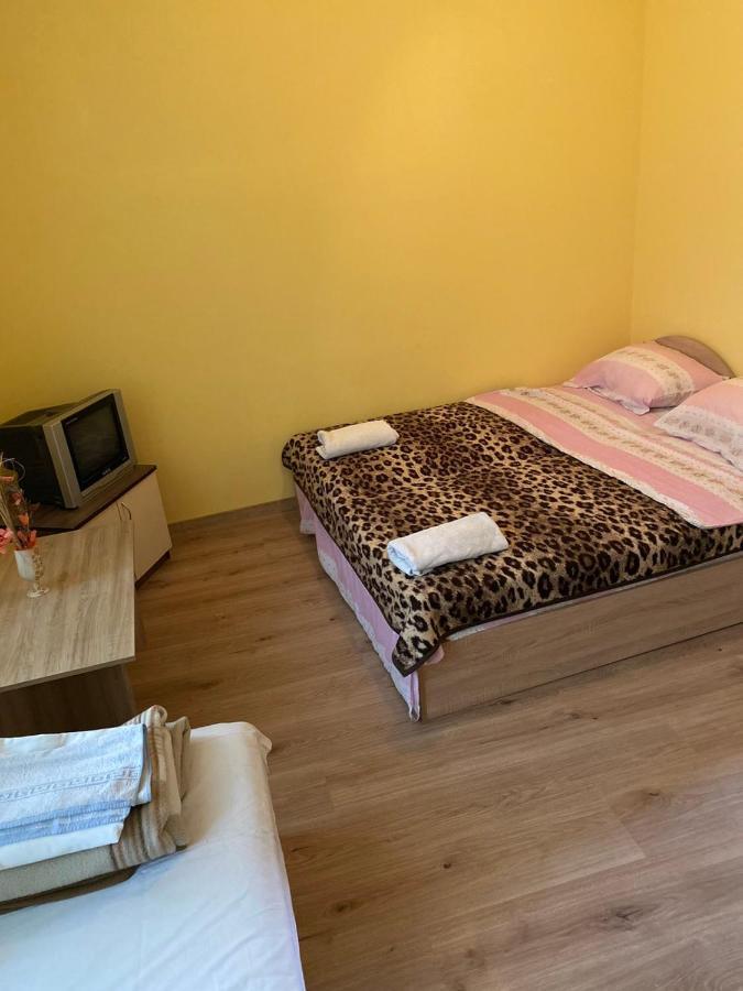 Апартмент 27 Юли 2 Appartement Varna Buitenkant foto