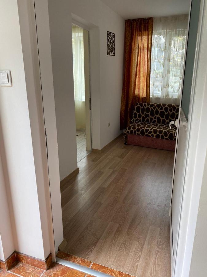 Апартмент 27 Юли 2 Appartement Varna Buitenkant foto